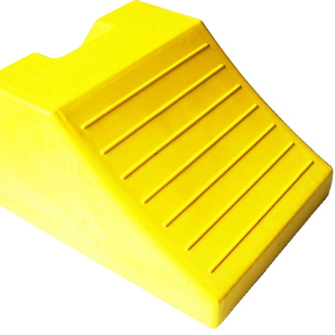 Heavy Duty Car Equipment Parking Block Foam Urethane Wheel Chock Rubber Parking Wheel Stopper Car Tire Stopper